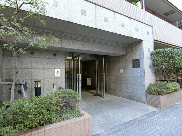 【ルモン蒲田】エントランス付近