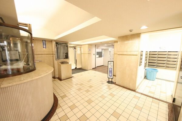 【ライオンズマンション仲六郷】エントランス