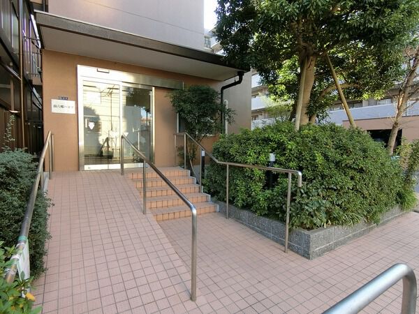 【南六郷ハイツ】エントランス 【南六郷ハイツ】エントランス