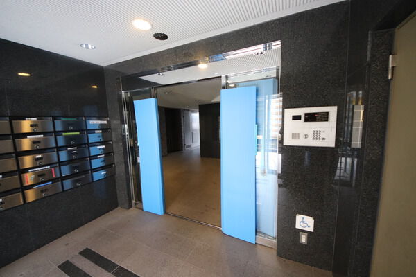 【パルミナード多摩川弐番館】エントランス