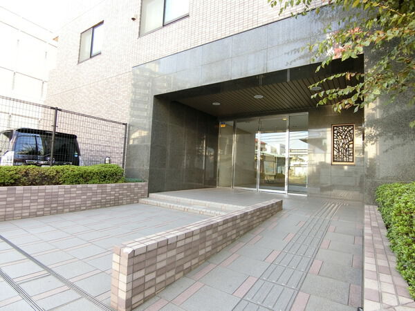 【ルピナス多摩川】エントランス