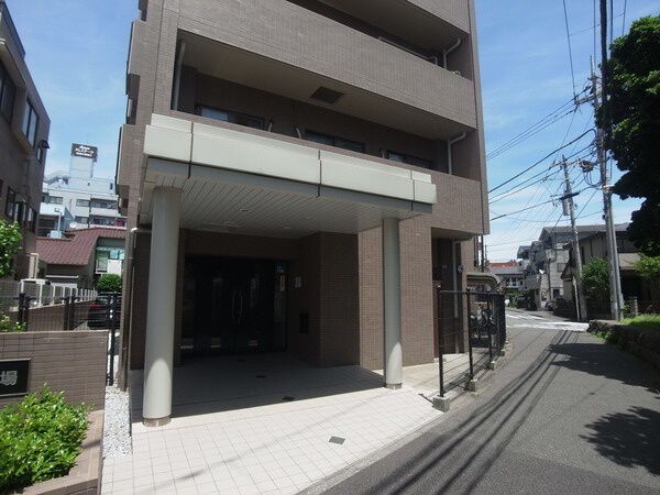 リブゼ鶴見市場