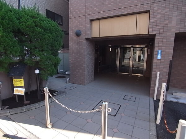 【アルブル生麦】エントランス 【アルブル生麦】エントランス