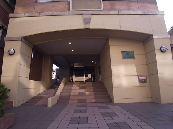【エムズ東寺尾】エントランス
