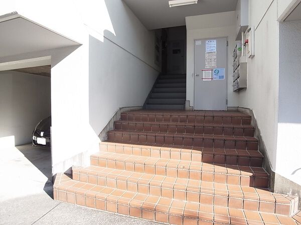 【サニーヒル上大岡】マンション　玄関