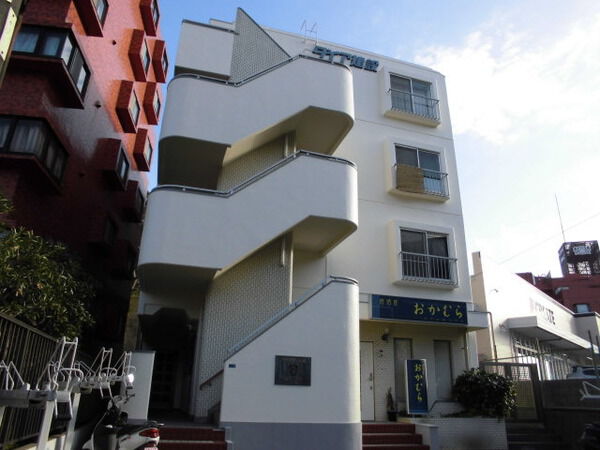 【ダイアパレス上大岡第２】外観写真