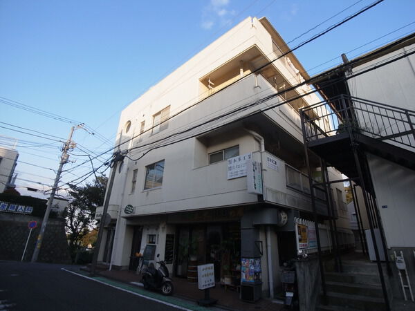 【サンパレス谷津坂】外観2 【サンパレス谷津坂】外観2