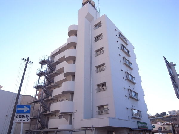 【ＮＩＣハイム横須賀中央第２】外観写真