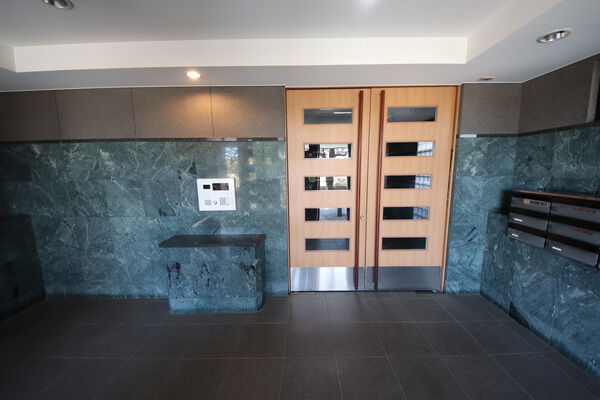 【グランイーグル多摩川緑地Ⅵ】エントランス 【グランイーグル多摩川緑地Ⅵ】エントランス