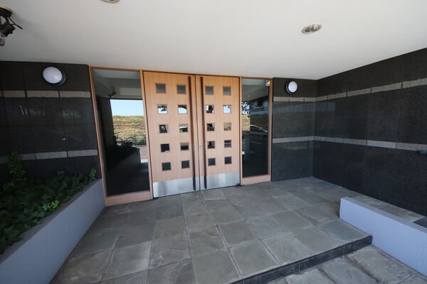 【グランイーグル多摩川緑地Ⅵ】外エントランス 【グランイーグル多摩川緑地Ⅵ】外エントランス