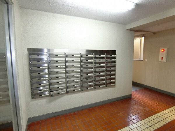 【パラスト多摩川】エントランス