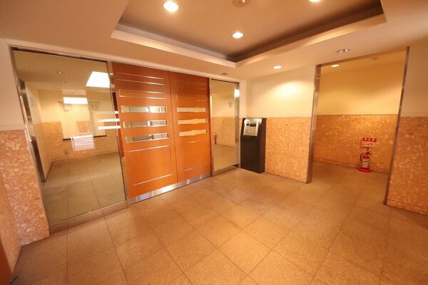 【プラハフィラーレ西糀谷】エントランス 【プラハフィラーレ西糀谷】エントランス