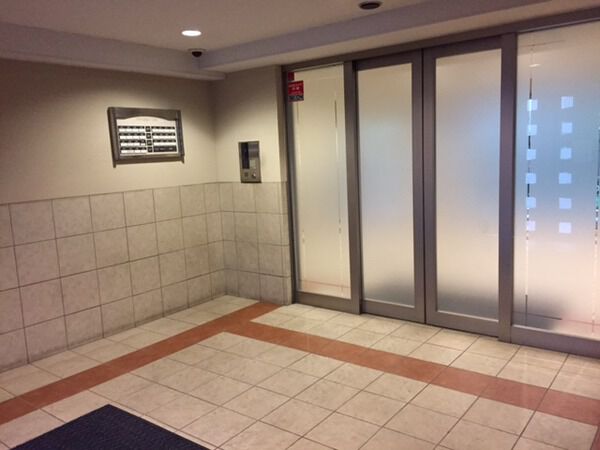 【アーバンビュー川崎大師】エントランス内 【アーバンビュー川崎大師】エントランス内