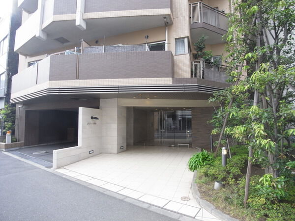 【エグゼプリュート大師駅前】エントランス前 【エグゼプリュート大師駅前】エントランス前