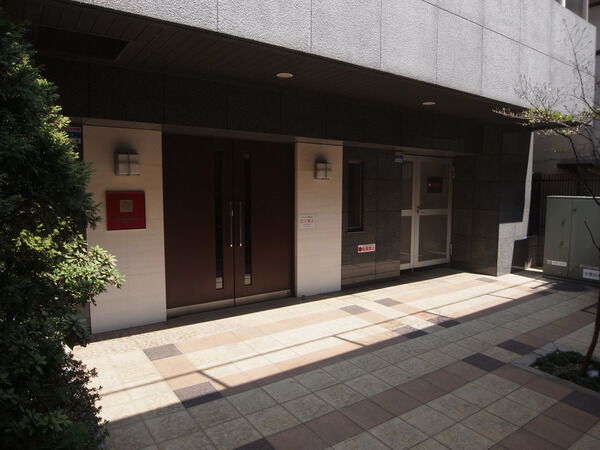 【セルアージュ川崎大師パルティール】エントランス前 【セルアージュ川崎大師パルティール】エントランス前