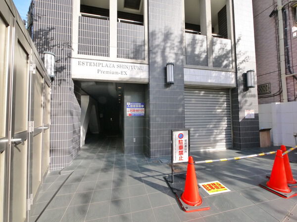 【エステムプラザ新宿プレミアムEX】エントランス 【エステムプラザ新宿プレミアムEX】エントランス