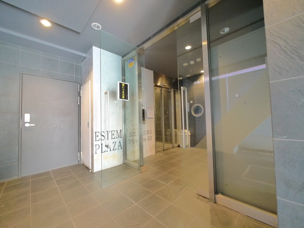 【エステムプラザ新宿プレミアムEX】エントランス 【エステムプラザ新宿プレミアムEX】エントランス