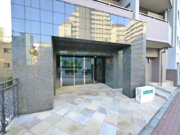 【デュオステージ中野坂上NEXT】マンション入口