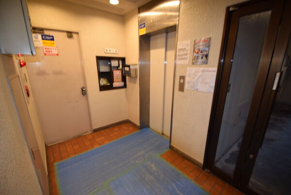 【ヴェラハイツ勝どき】エレベーターホール 【ヴェラハイツ勝どき】エレベーターホール