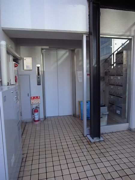 【コーポこまくさ】エントランス