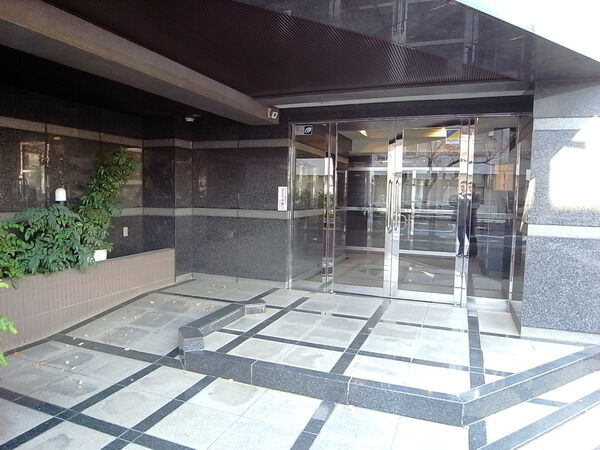 【ナイスアーバン葛西】エントランス 【ナイスアーバン葛西】エントランス