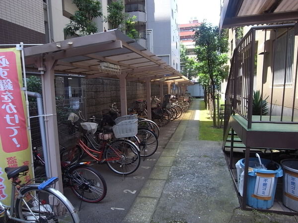 【葛西サンハイツ】敷地内駐輪場 【葛西サンハイツ】敷地内駐輪場