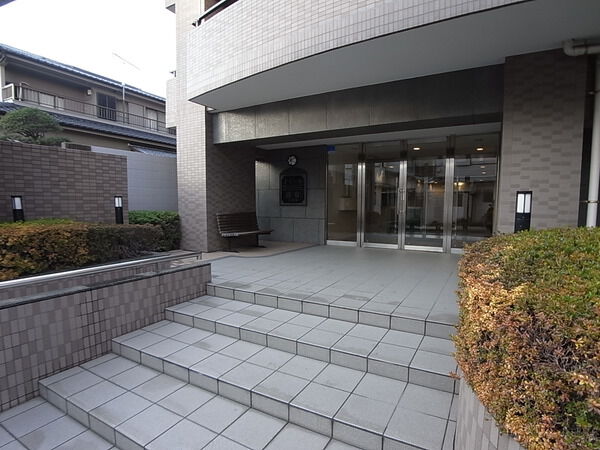 【ドミール浦安弐番館】エントランス