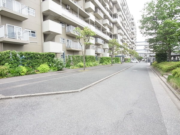 【行徳ニューグランドハイツ】敷地内の様子