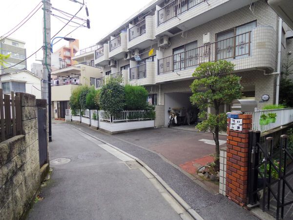 【サンハイツ西早稲田】前面道路