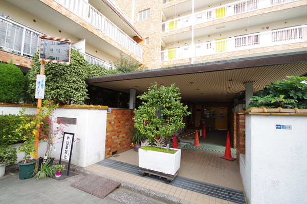 【近鉄ハイツ新宿】エントランス