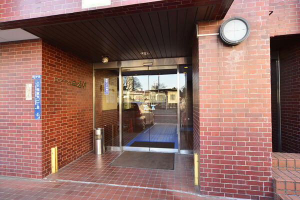 【ロジマン西麻布】エントランス 【ロジマン西麻布】エントランス