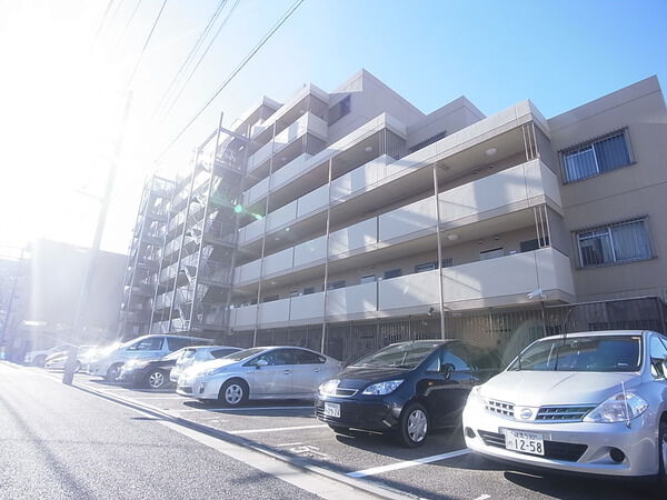 【ライオンズマンション下赤塚】外観写真