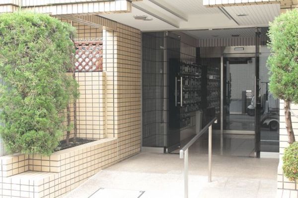 【キャニオンマンション千早町】エントランス 【キャニオンマンション千早町】エントランス