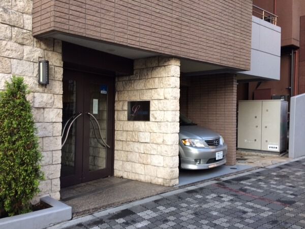 【ルミエール池袋要町】エントランス
