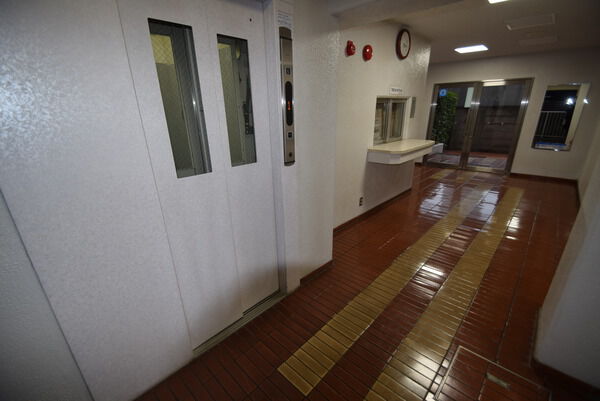 【佃スカイハイツ】エントランス