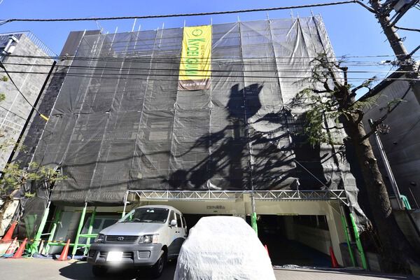 【ピロティ南青山】外観（工事中）