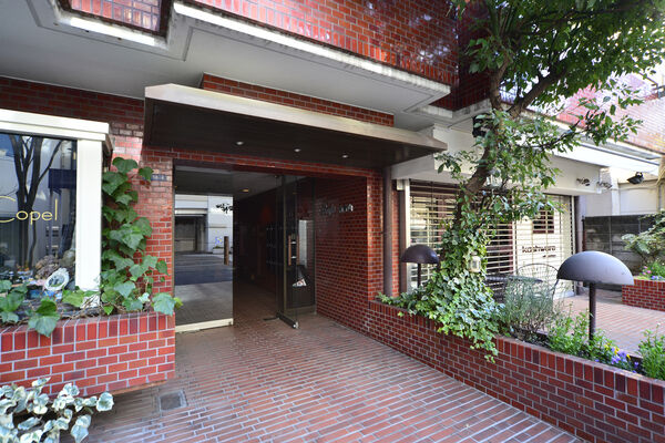 【ブライト南青山】エントランス