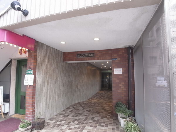 【オリンピア高輪】マンション入り口 【オリンピア高輪】マンション入り口