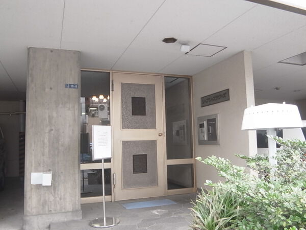 【シーブリーズタワーズ】エントランス 【シーブリーズタワーズ】エントランス