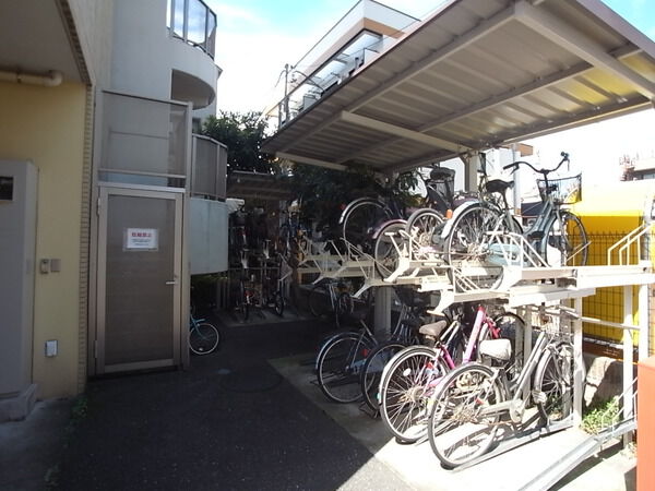 【デュオ・スカーラ品川中延】駐輪場 【デュオ・スカーラ品川中延】駐輪場
