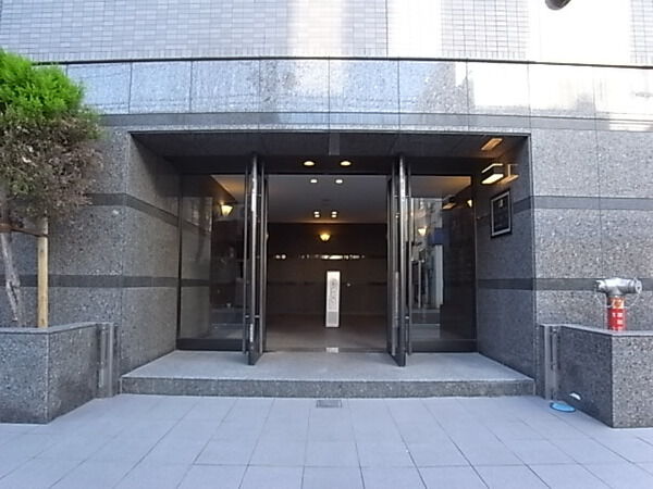 【ルーブル中延弐番館】エントランス 【ルーブル中延弐番館】エントランス