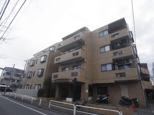 【ライオンズマンション西高島平】外観写真