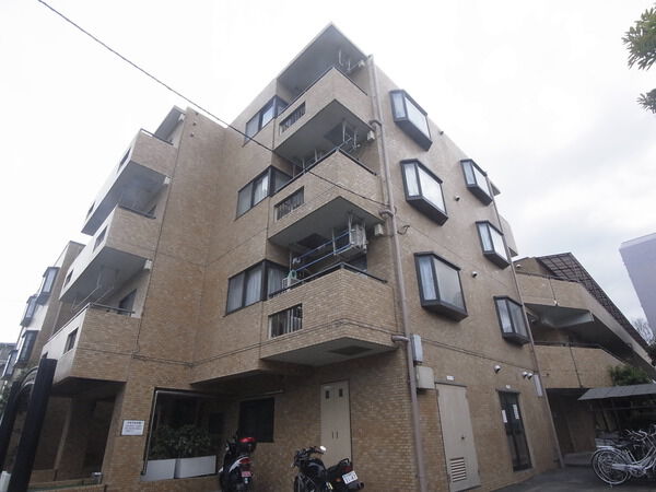 【ライオンズマンション西高島平】外観写真