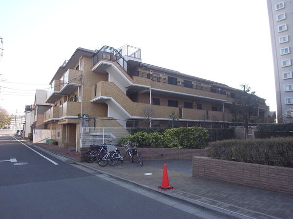 【ライオンズマンション西高島平第2】外観写真