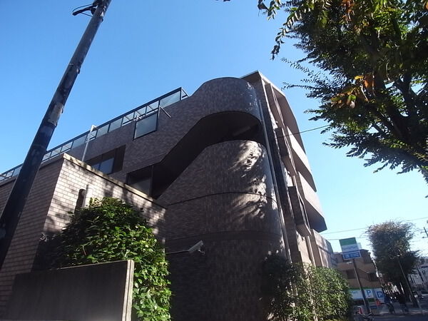 【ライオンズマンション西高島平第３】外観写真