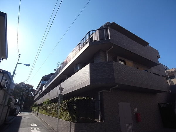 【ライオンズマンション西高島平第３】外観写真