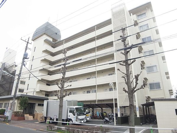 【志村坂上見次公園マンション】外観写真