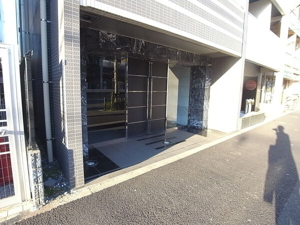 【グラントゥルース板橋本町】エントランス