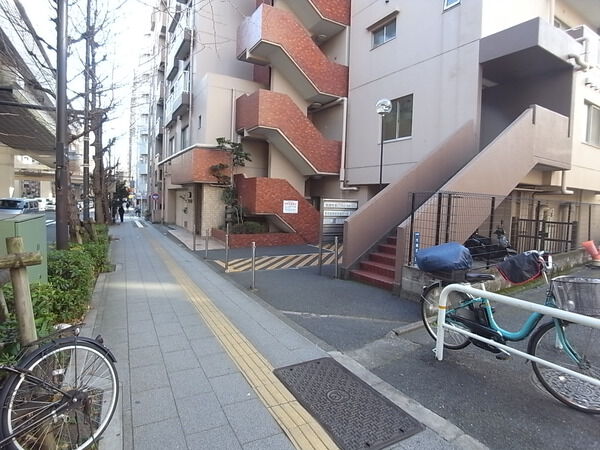 【パラストネオ板橋】前面道路