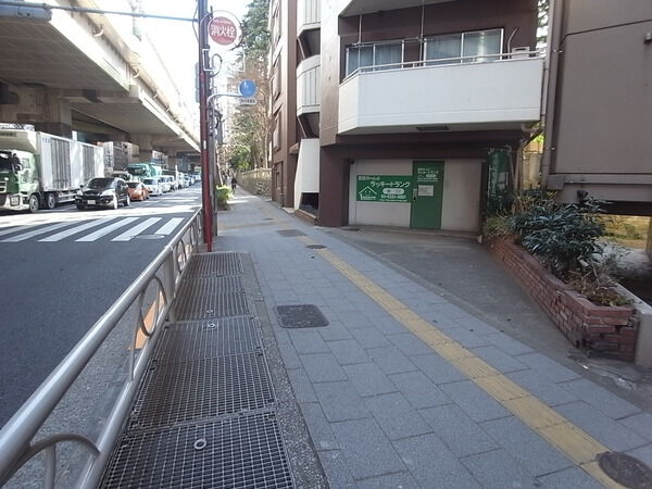 【ローヤルハイツ氷川】前面道路 【ローヤルハイツ氷川】前面道路